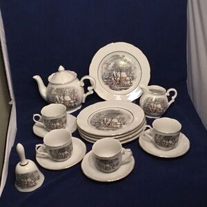 AVON 1977 WINTER TEA SET‎ FOR 4  MADE IN JAPAN